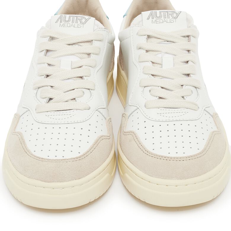 Autry Wmns Medalist Low leat/suede wht/st blue