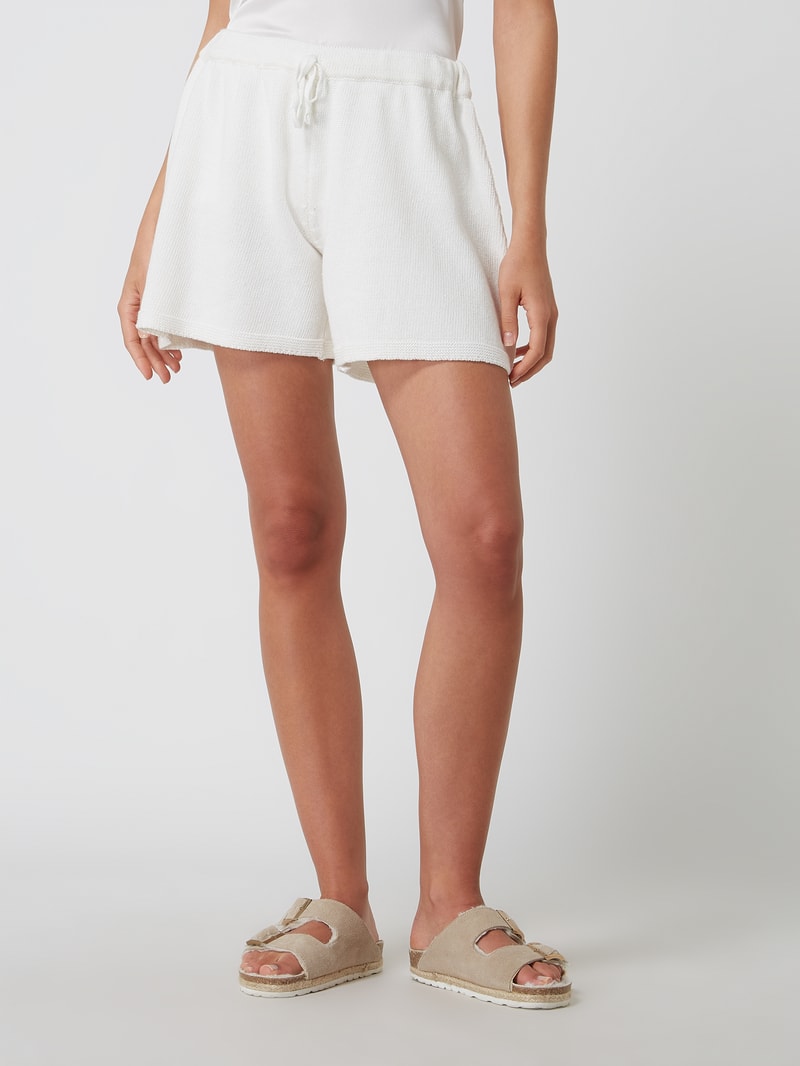 Shorts mit Baumwoll-Anteil in offwhite