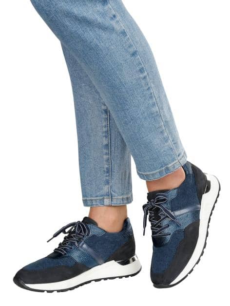 Schnürschuh