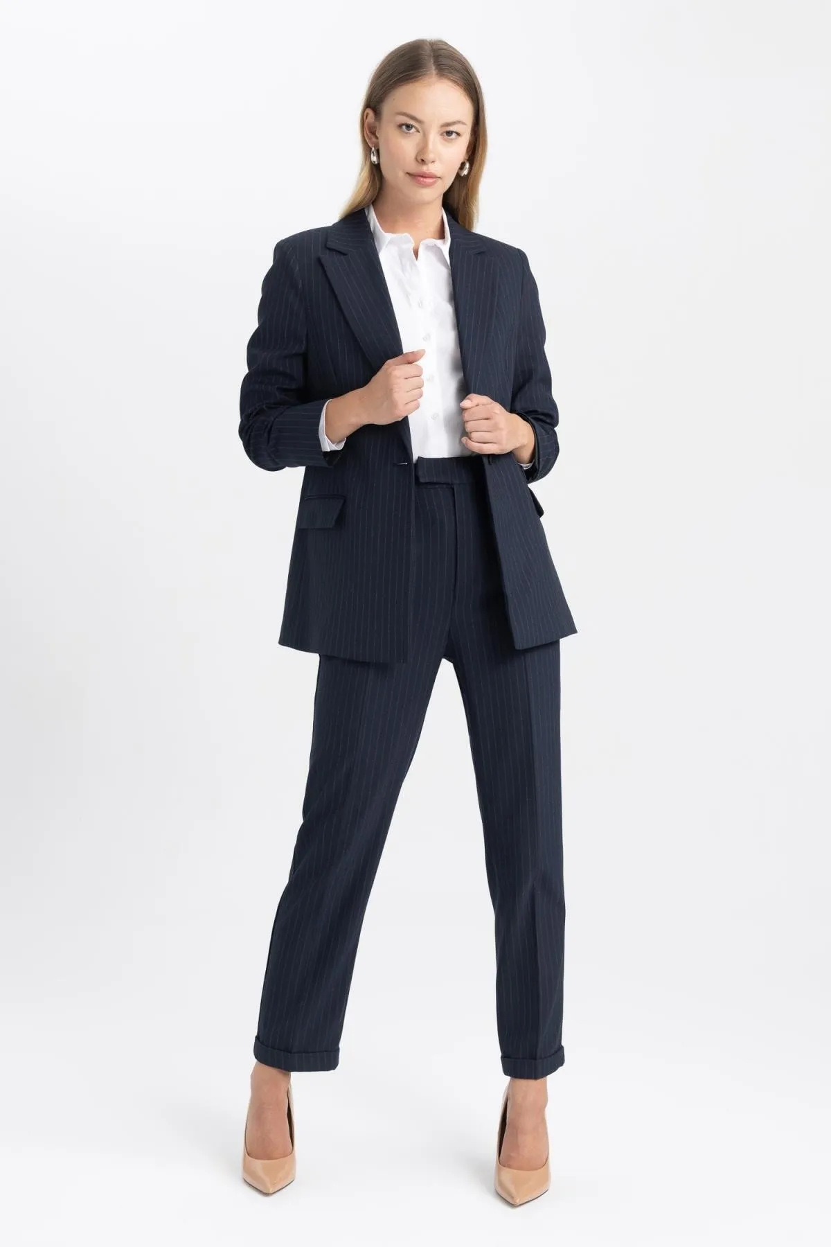 DeFacto  Tapered Fit Hose mit hoher Taille und doppeltem Bein und Taschen B3061ax23au