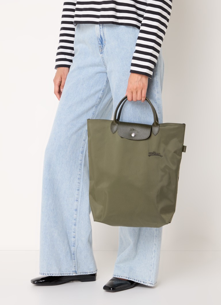 Geantă verde Longchamp Le Pliage, mărimea M, cu detalii din piele.