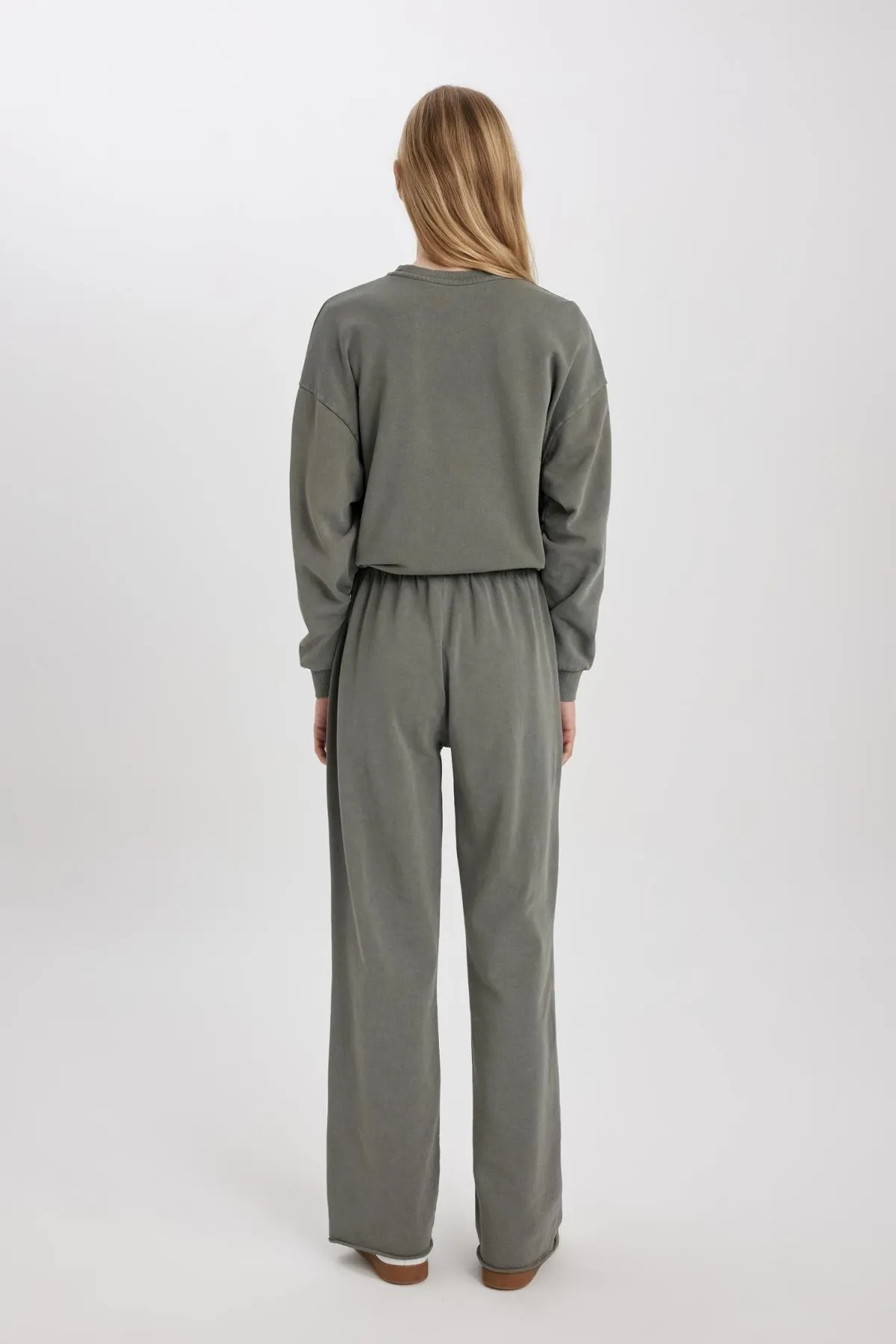 DeFacto  Jogginghose mit weitem Bein und heller Waschung C2818ax24sp