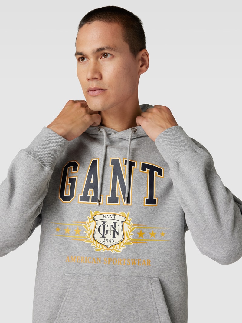 Hoodie mit Label-Print in mittelgrau meliert