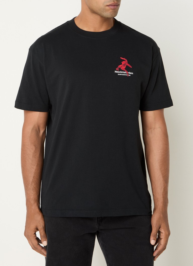 Nova majica Amsterdam Surf Association s logotipom i printom na poleđini