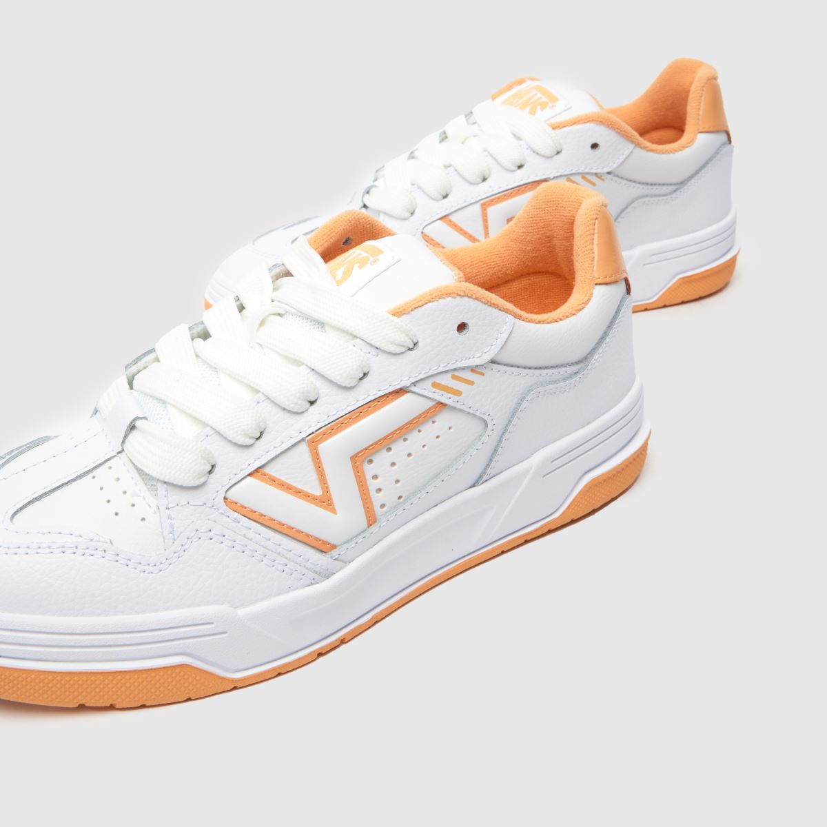 Vans Upland-sneakers i vitt och orange