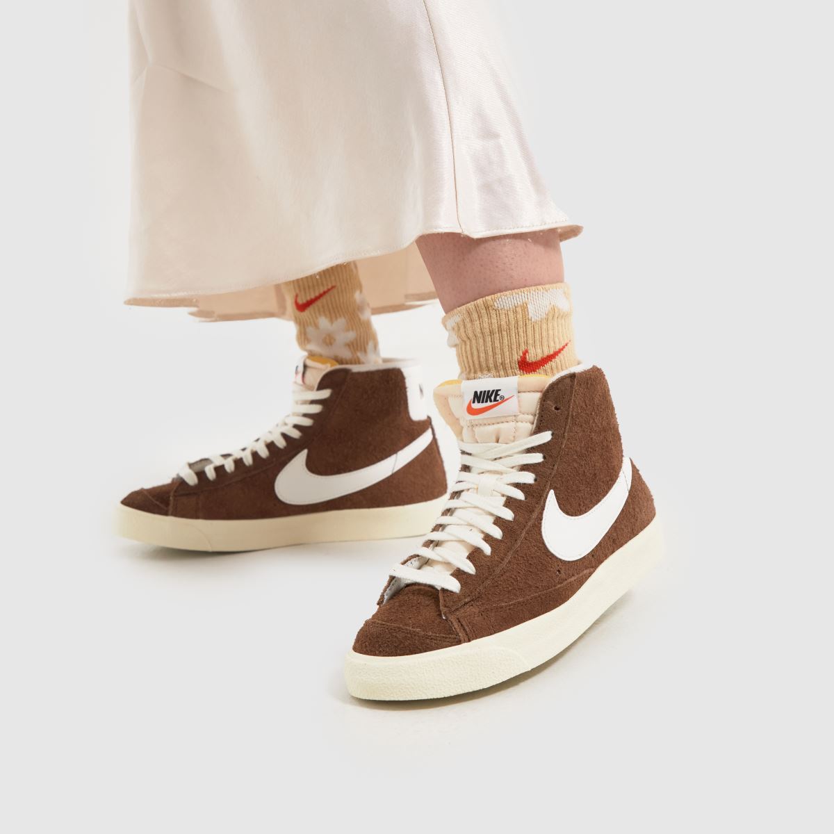 Nike Blazer Mid 77 – Bruna träningsskor