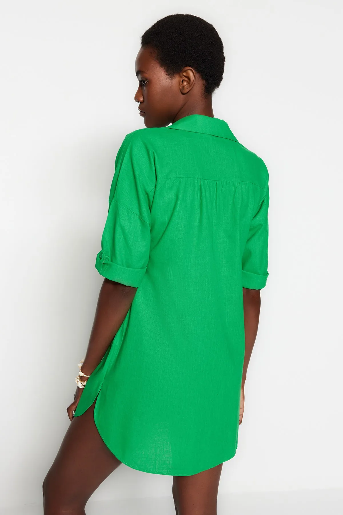 Trendyol Collection  Hellgrünes Mini-Strandkleid aus 100 % gewebter Baumwolle TBESS21EL3979