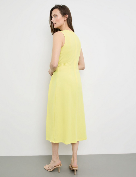 Midikleid mit Knotendetail