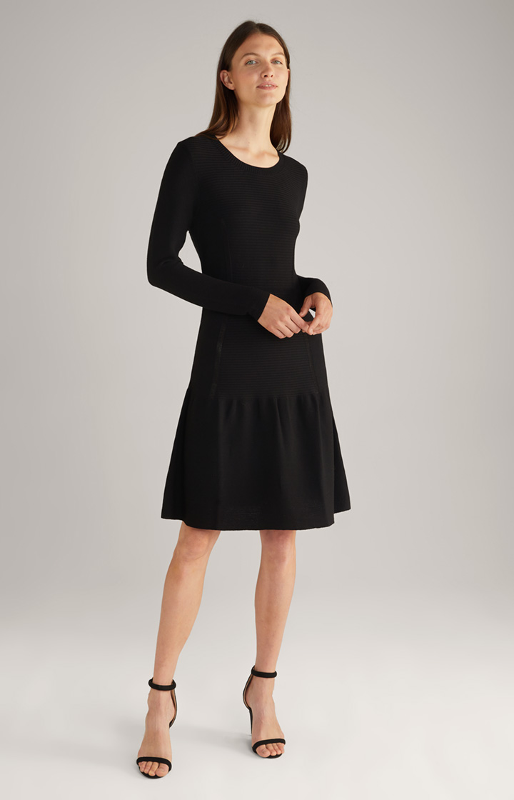 Strick-Kleid in Schwarz