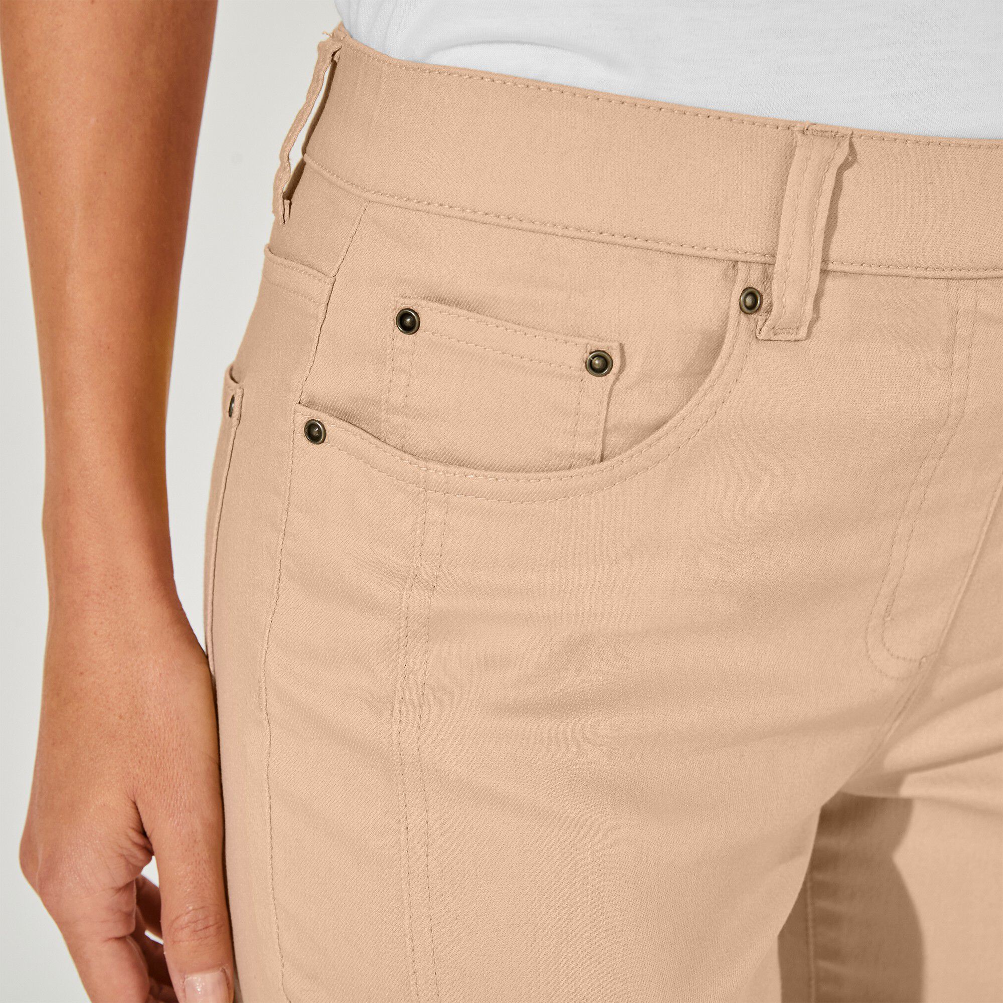 Pantalon stretch coutures affinantes