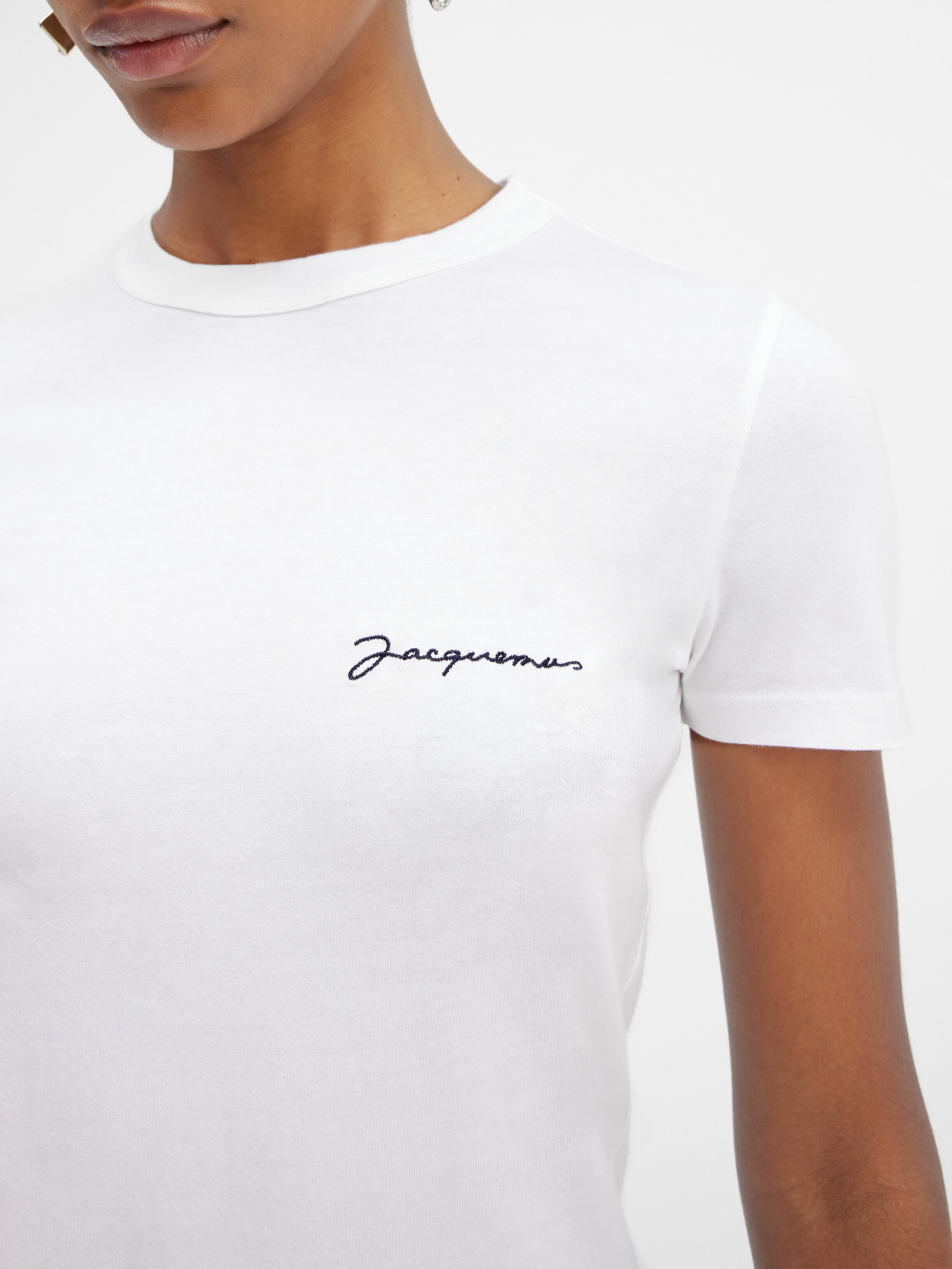 Le t-shirt brodé