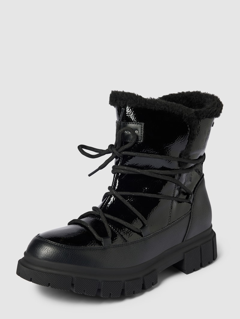 Boots mit profilierter Sohle in schwarz