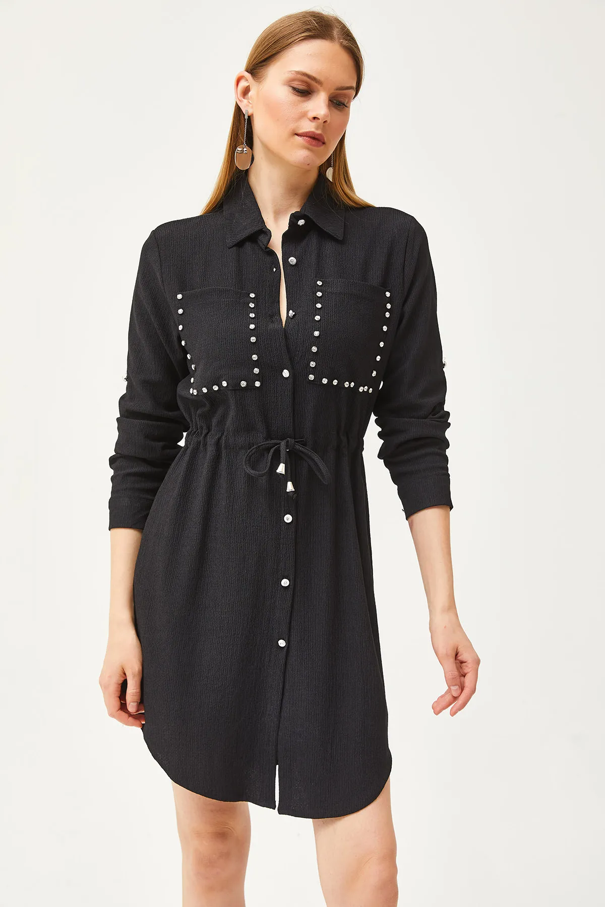 Olalook  Schwarzes Damen-Hemdkleid mit Taschen und Schnürung und Steindetail an der Taille ELB-19002064