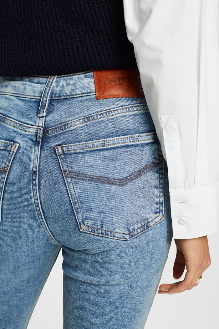 Schmale Stretch-Jeans mit mittelhohem Bund