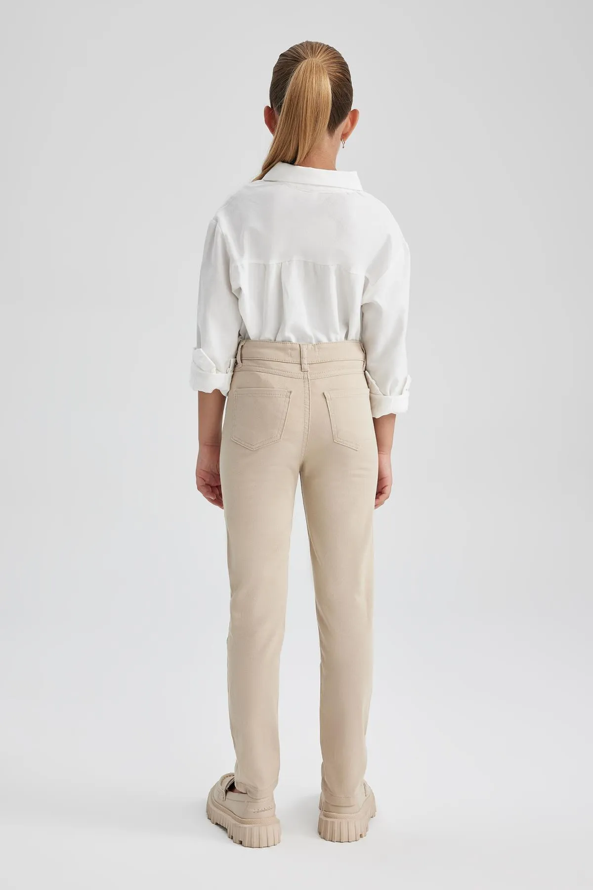 DeFacto  Beige Slim-Fit-Schulhosen für Mädchen K9028a623au