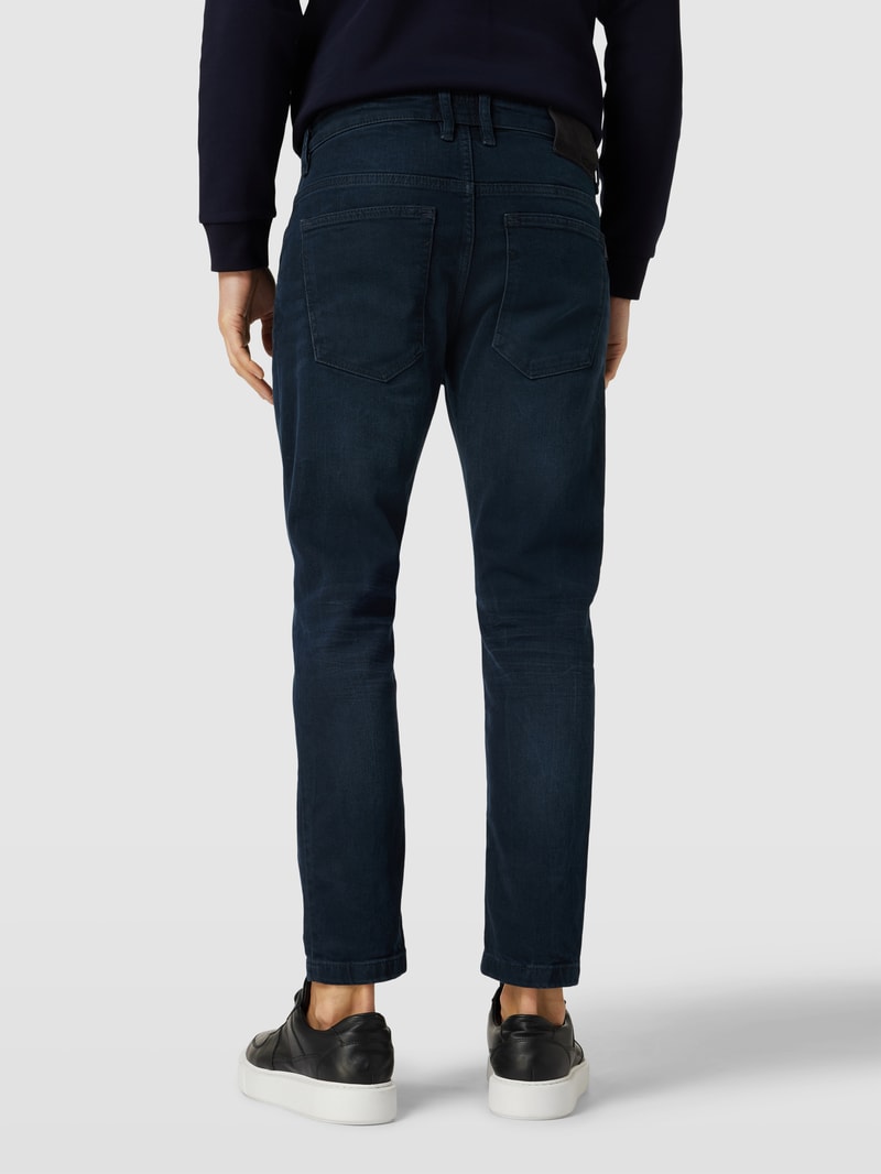 Jeans mit Label-Patch Modell 'WEST' in dunkelblau