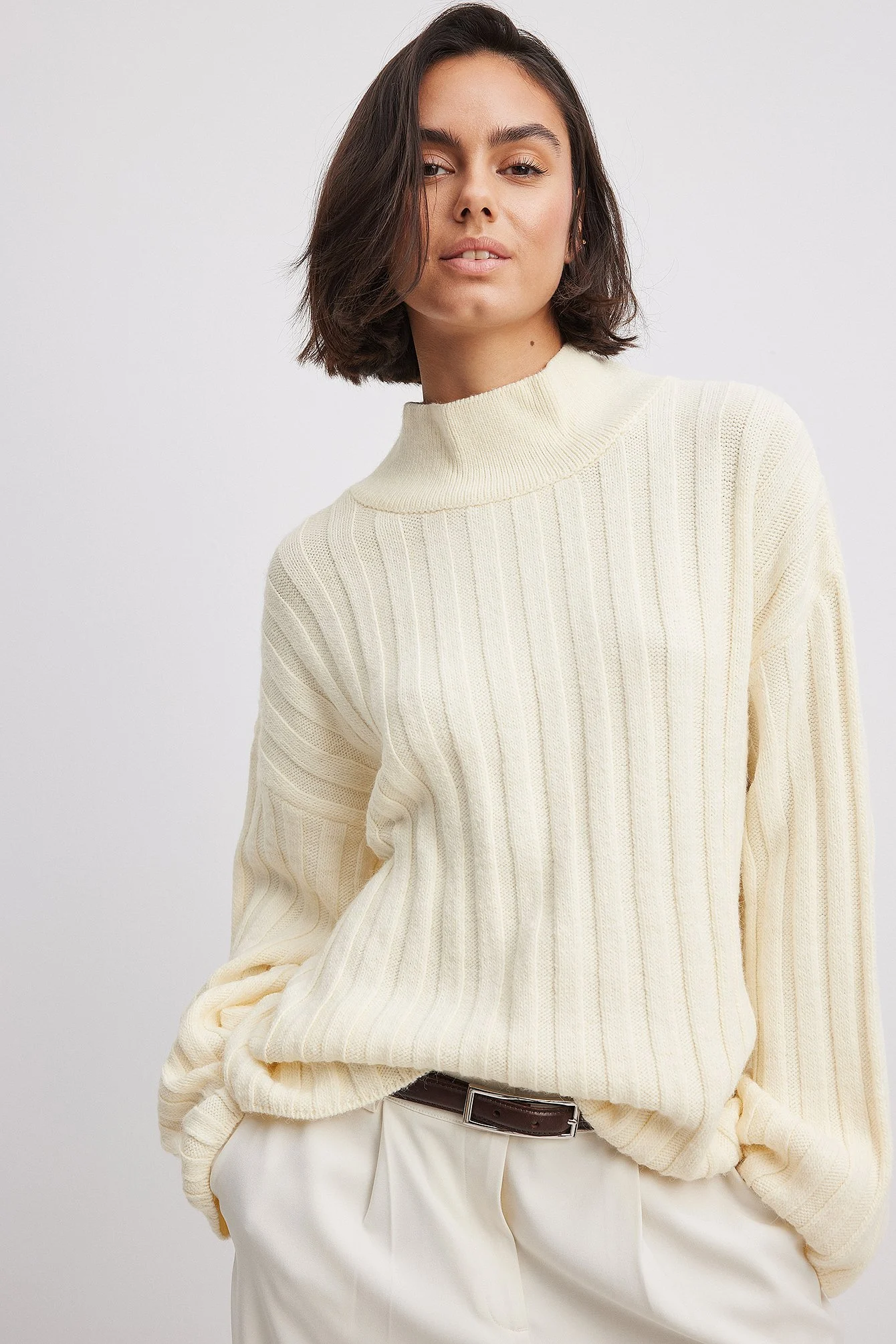 Gerippter Strickpullover mit Rollkragen