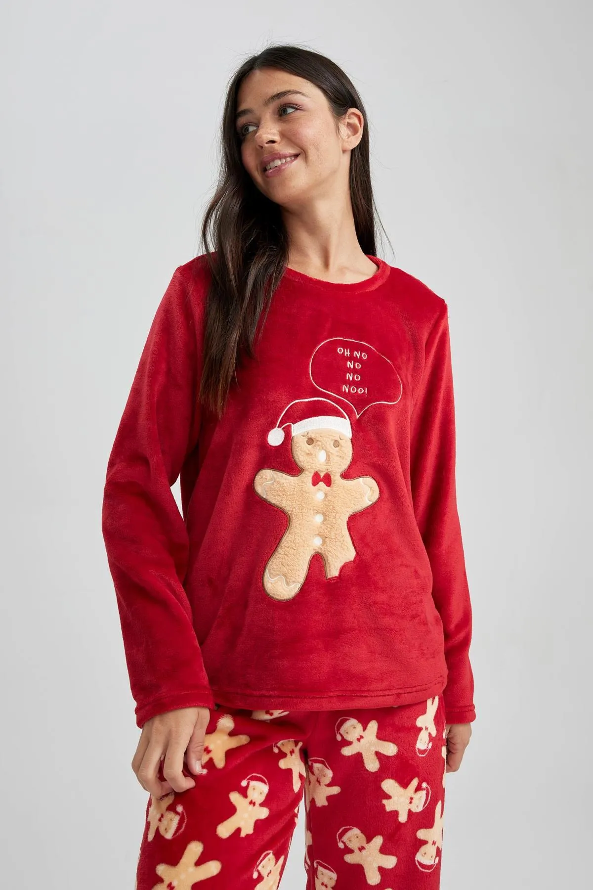DeFacto  Verlieben Sie sich in ein weihnachtliches Pyjama-Set aus Fleece mit langen Ärmeln, A3369ax23wn