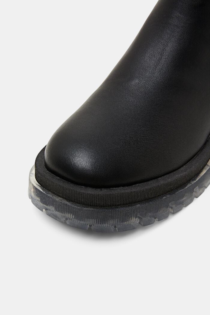 Grobe Boots in Lederoptik