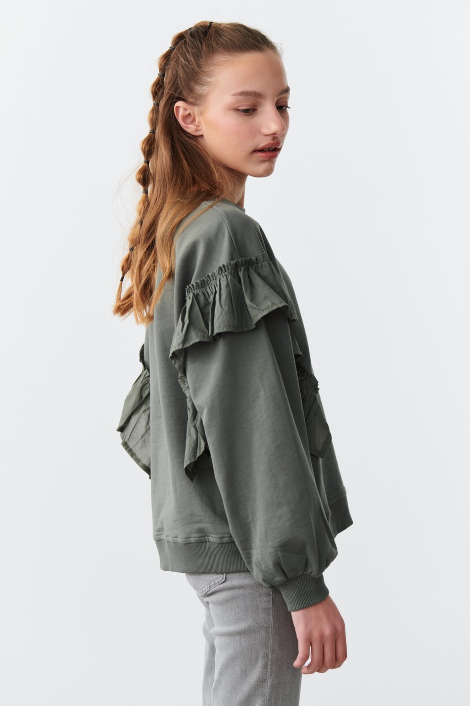 Y frill sweater