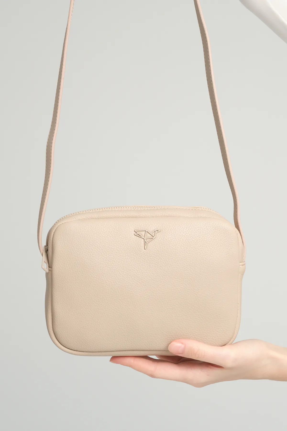 Garbalia  Damen-Minitasche Liberty Beige Creme mit verstellbarem Schultergurt mit Kreuzgriff und Reißverschluss