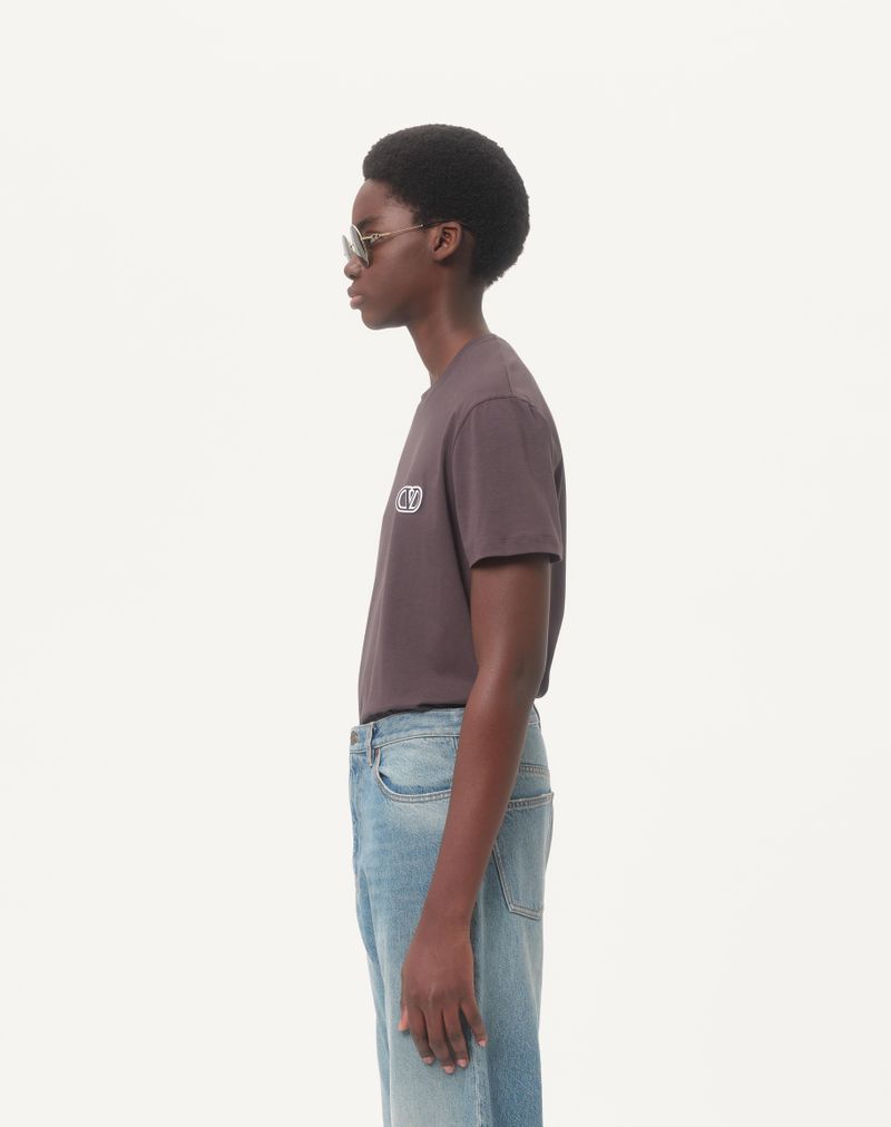Camiseta de algodão com patch exclusivo Vlogo