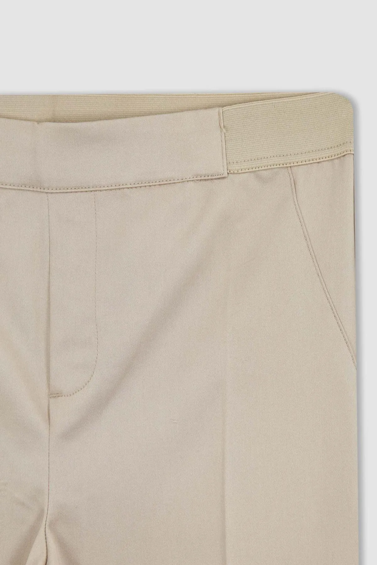 DeFacto  Valentina Zigaretten-Satinhose J8743az23sm