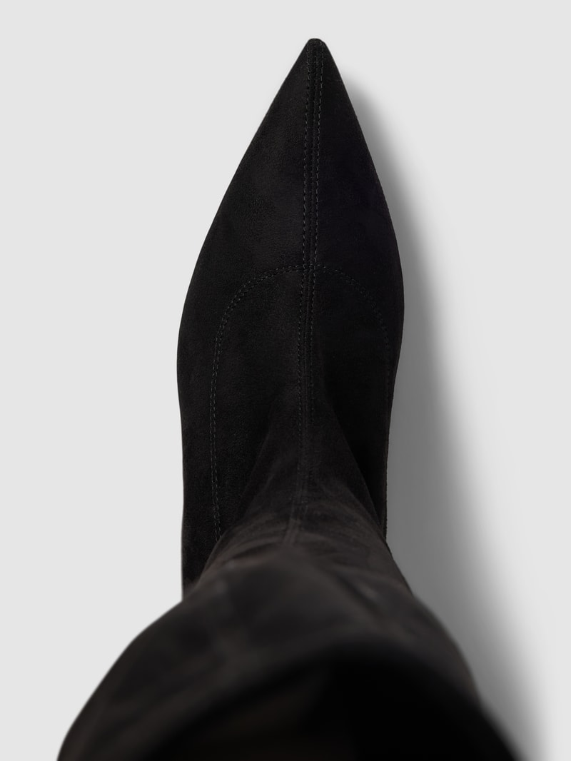 Kniehohe Stiefeletten mit schmalem Absatz in schwarz