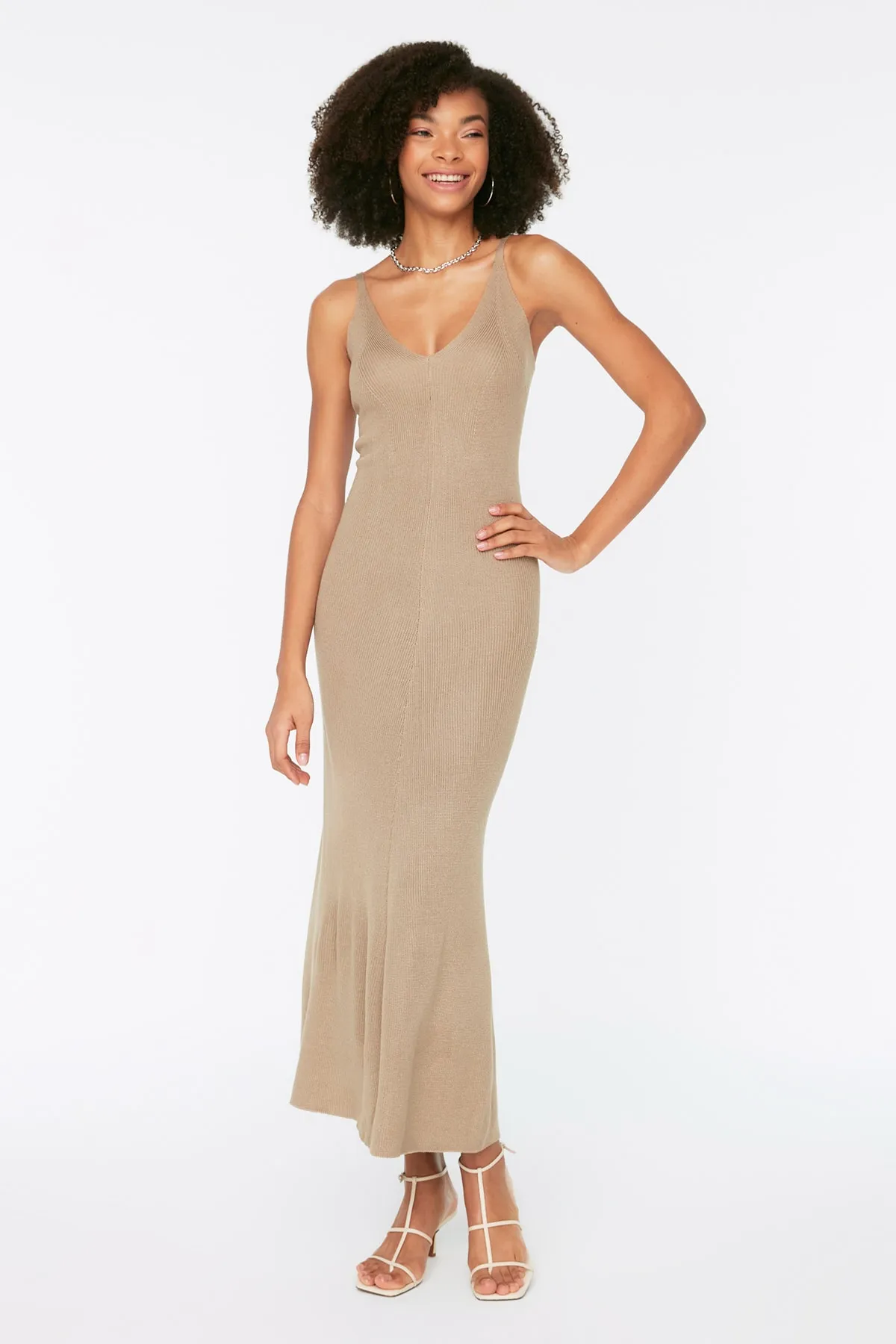 Trendyol Collection  Nerz MaxiTrikot Basic Kleid TWOSS20EL1574
