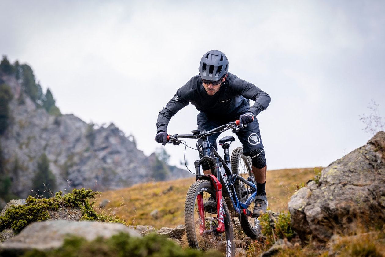 Endura Hummvee Plus MIPS Helm