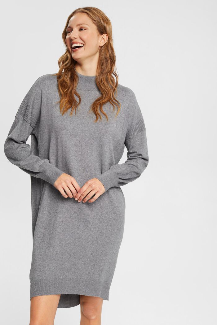 Strickkleid in Midilänge