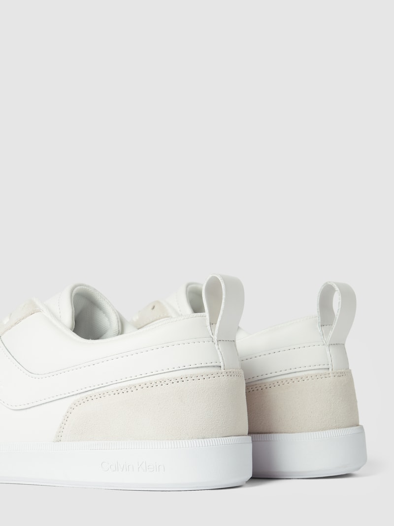 Sneaker mit Logo-Print in weiß