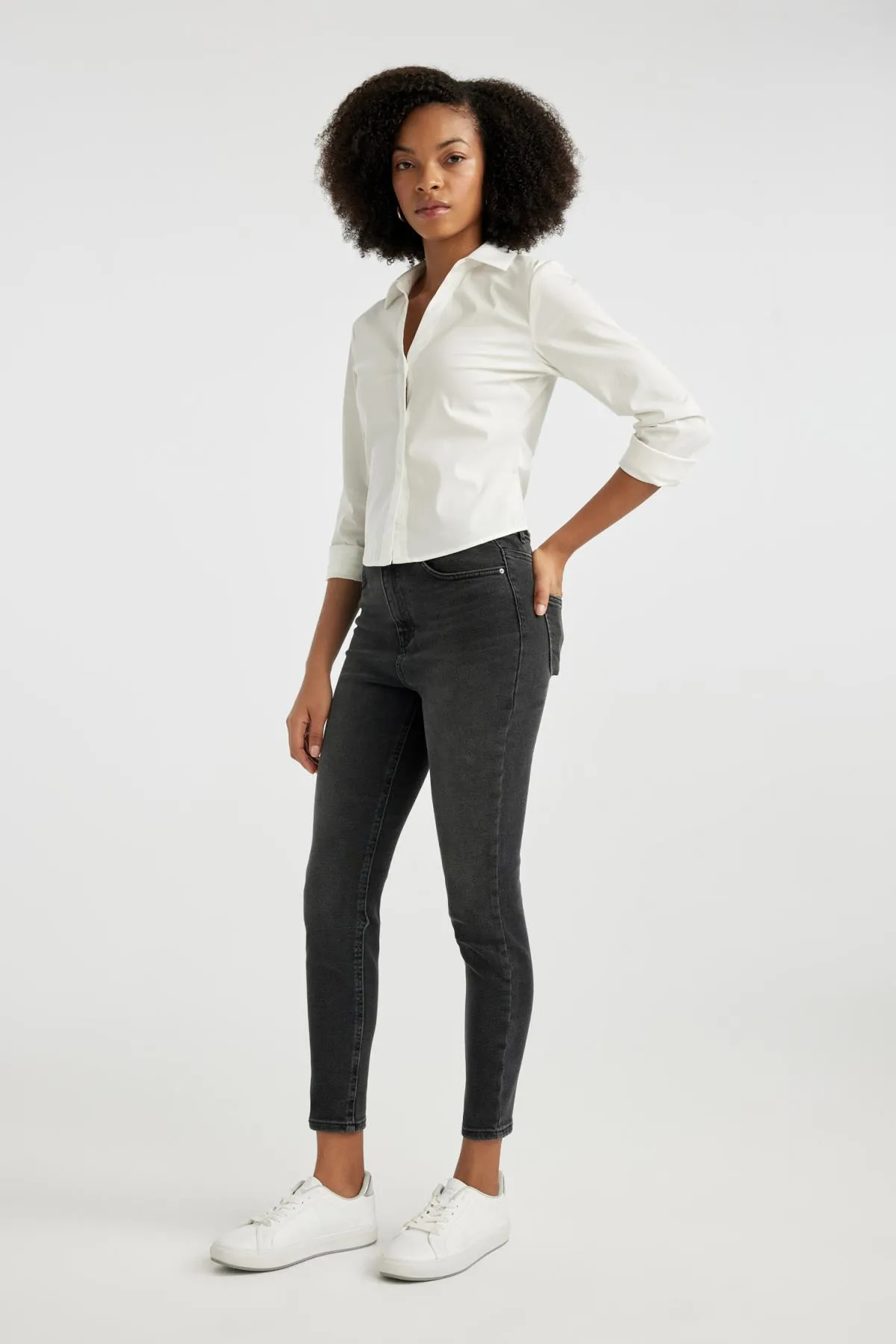 DeFacto  Lange Jeanshose mit schmaler Passform und hoher Taille