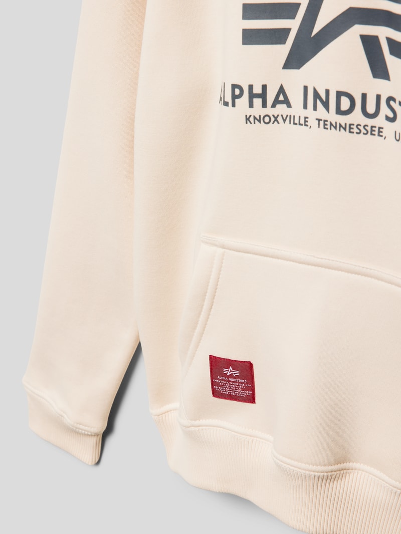 Hoodie mit Label-Details Modell 'Basic' in sand