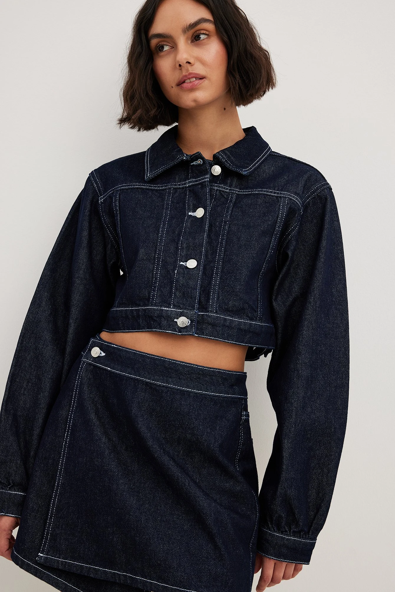 Bauchfreie Jeansjacke