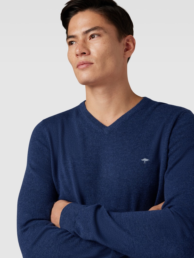 Strickpullover mit Logo-Stitching in marineblau meliert