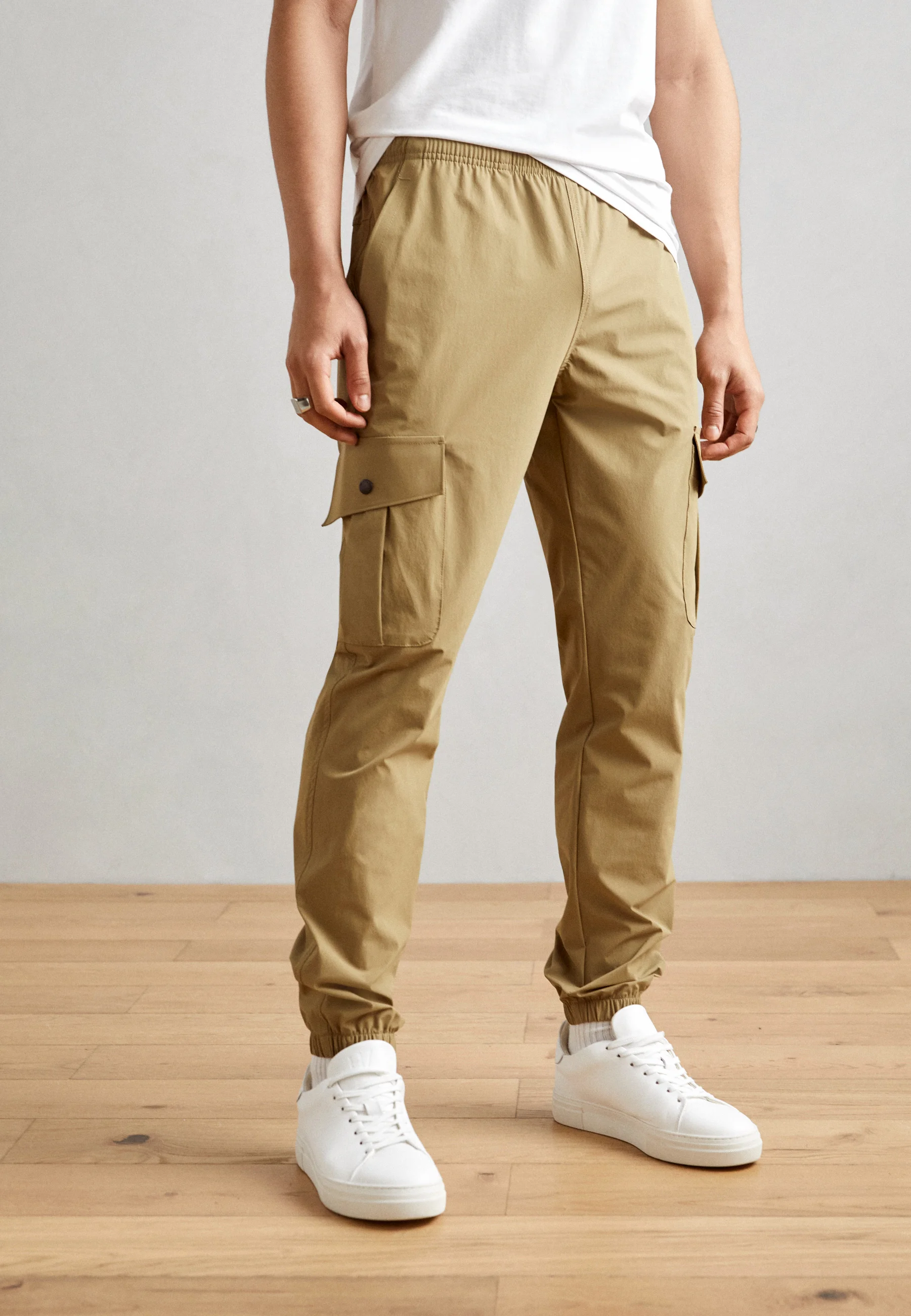 Pantalones cargo INDICODE JEANS