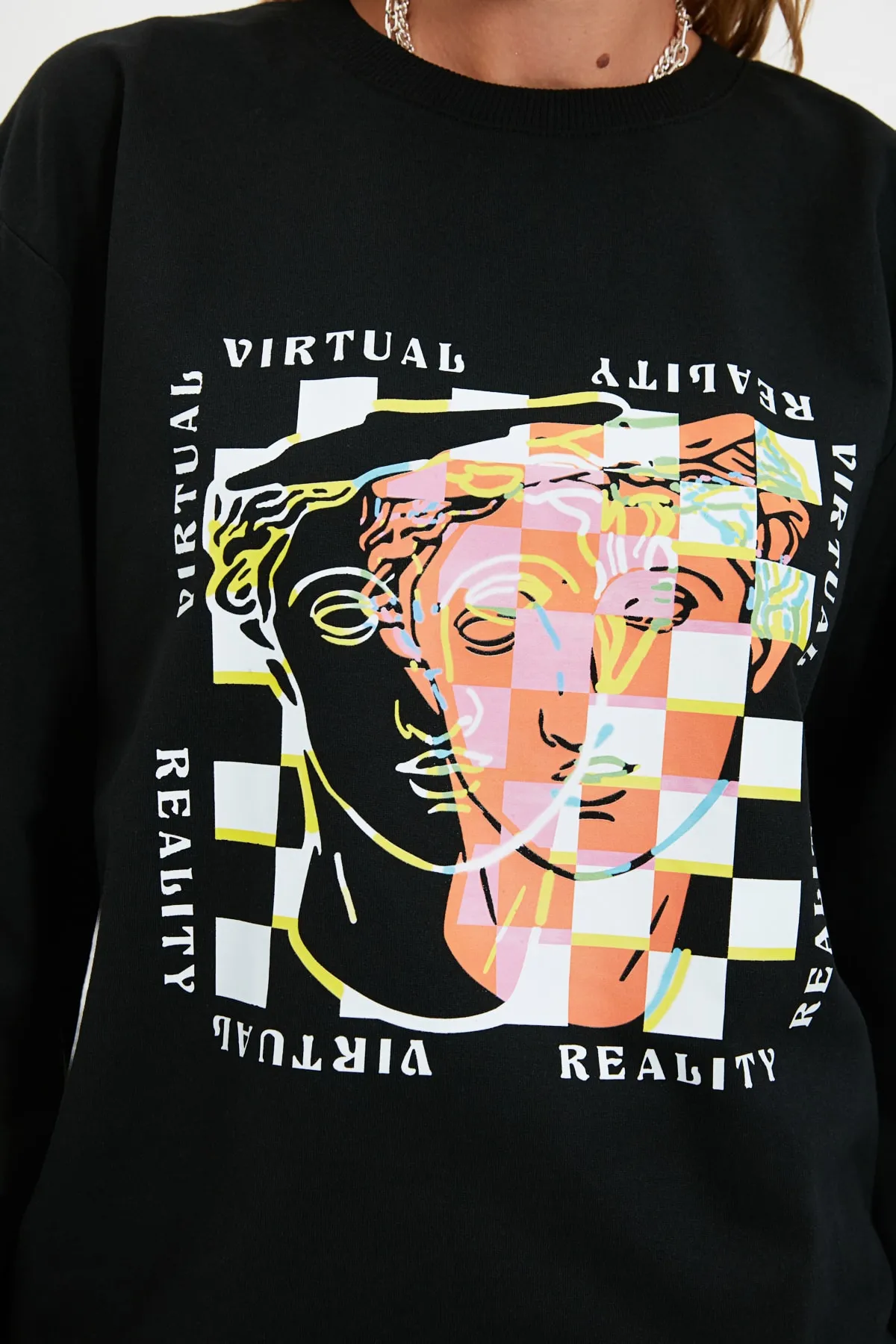 Trendyol Collection  Schwarzes bedrucktes Oversize-Sweatshirt aus Strick