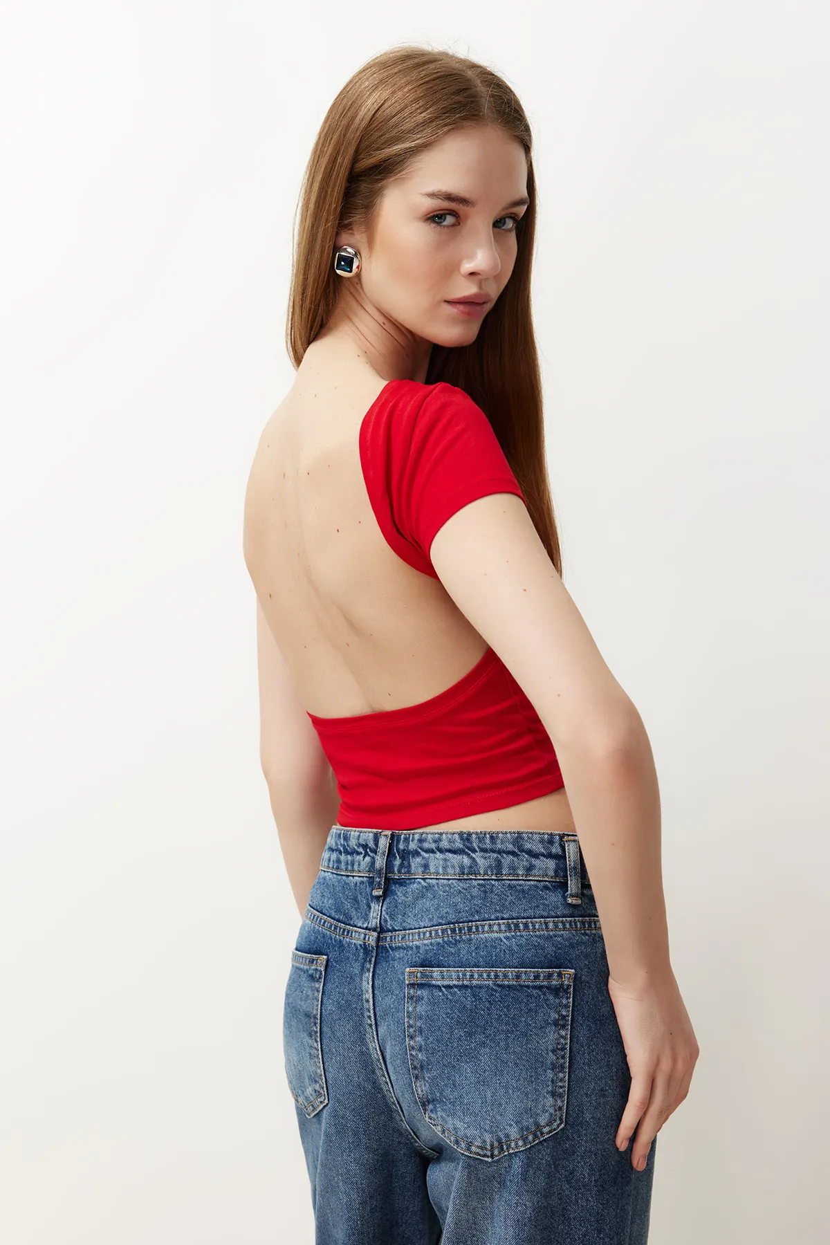 Trendyol Collection  Rote, rückenfreie, bauchfreie, dehnbare Strickbluse aus Baumwolle TWOSS23BZ00912