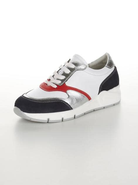 Schnürschuh in sportiver Optik