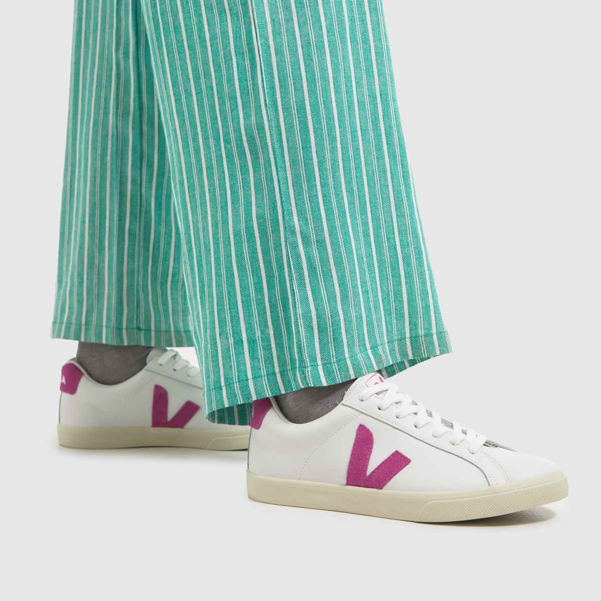 VEJA esplar-sneakers i vitt och lila