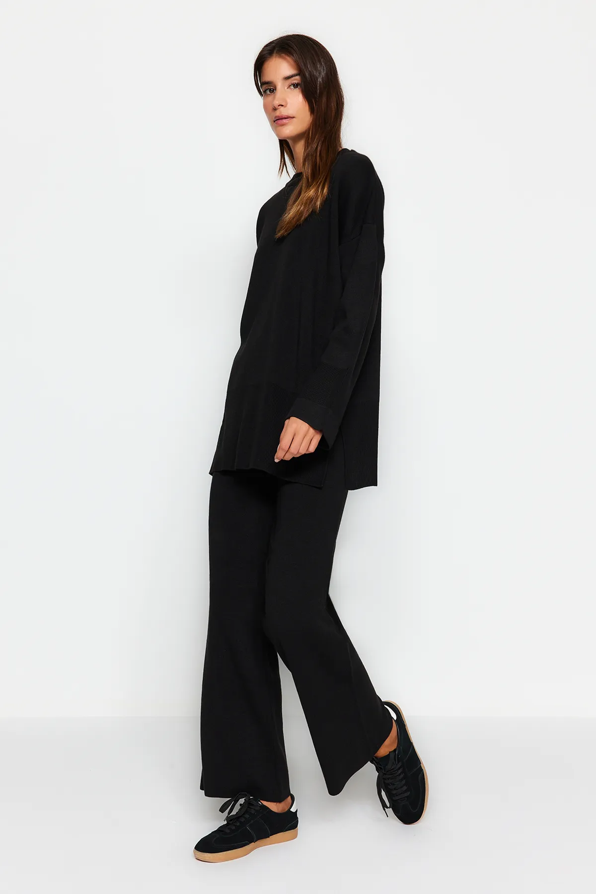 Trendyol Modest  Schwarzes bequemes Strick-Unterteil-Oberteil-Set TCTAW24US00114