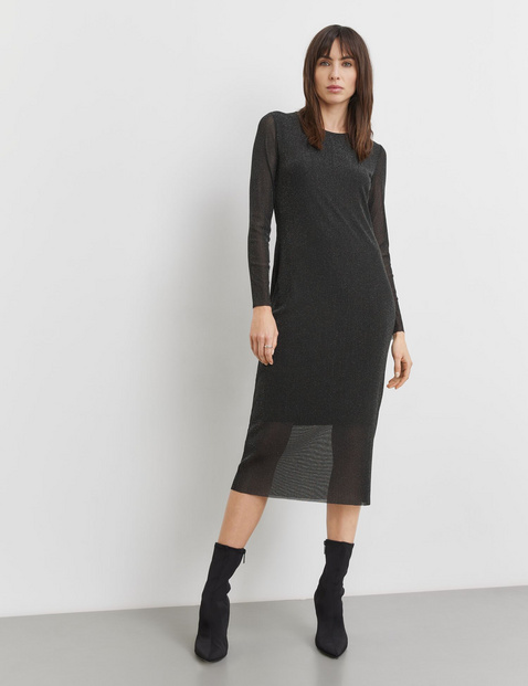 Glamouröses Kleid mit Glitzer-Effekt