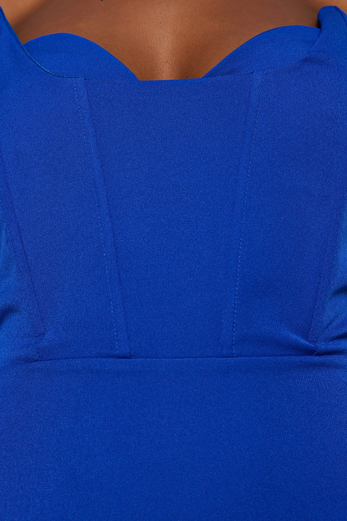 Trendyol Collection  Saks gefüttertes, gewebtes, elegantes Abendkleid TPRSS23EL00341