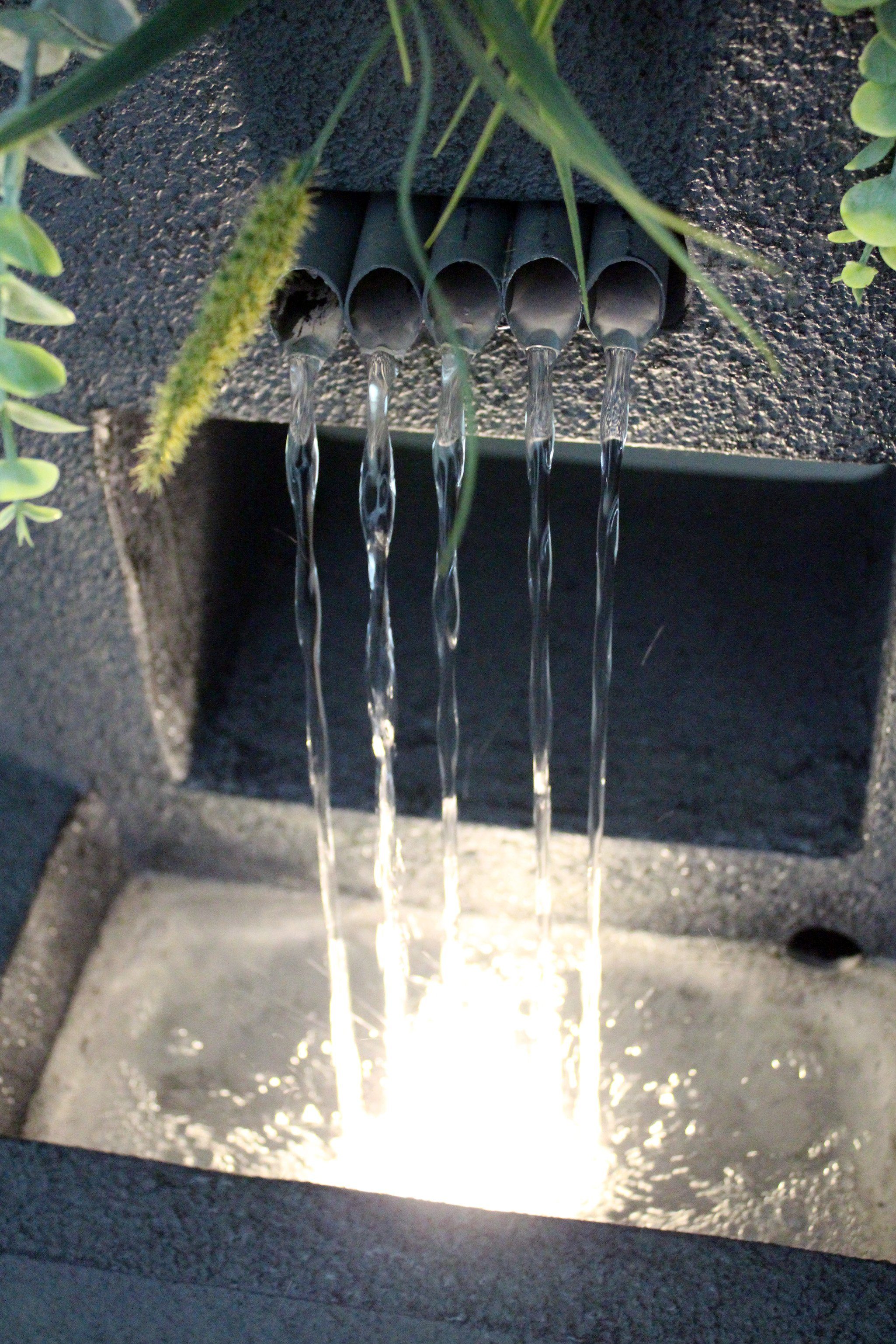 Arnusa Gartenbrunnen Springbrunnen mit LED Beleuchtung bepflanzbar 57x35x45 cm, Komplett-Set LED, Betonoptik