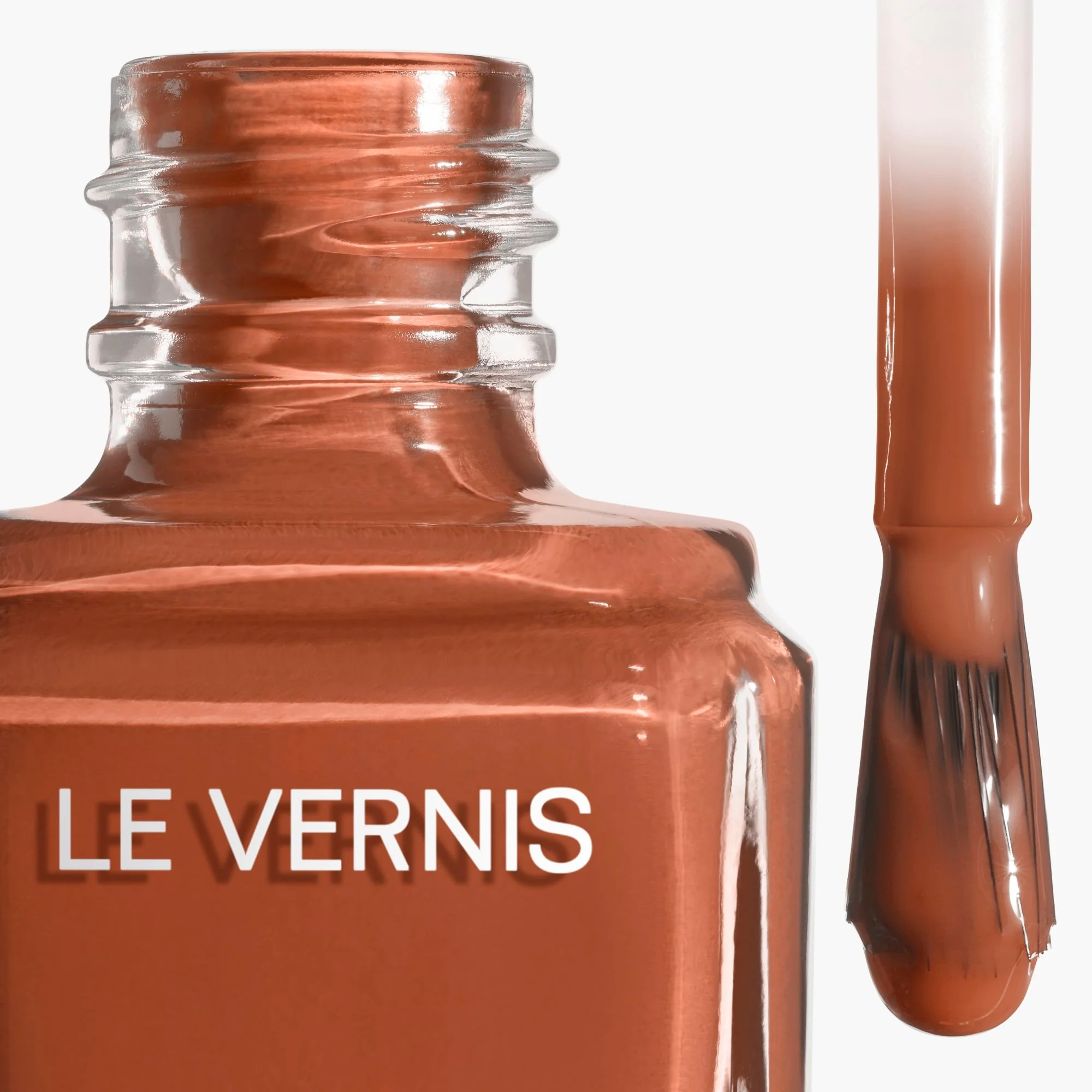 LE VERNIS - COLOR Y BRILLO DURADEROS