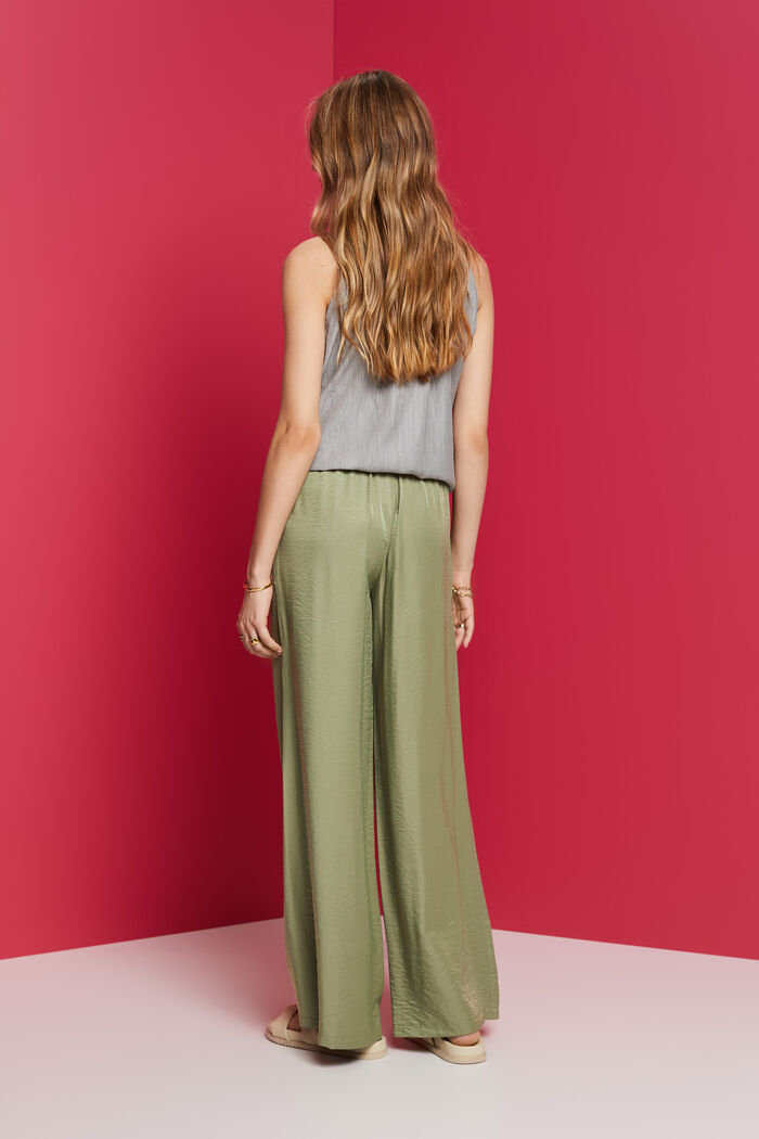 Satinhose mit weitem Bein