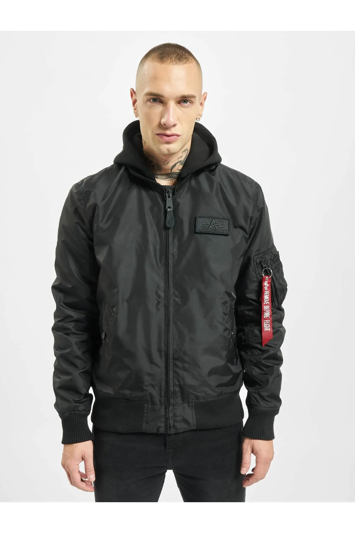 Alpha Industries  Jacke - Schwarz - Regular Fit