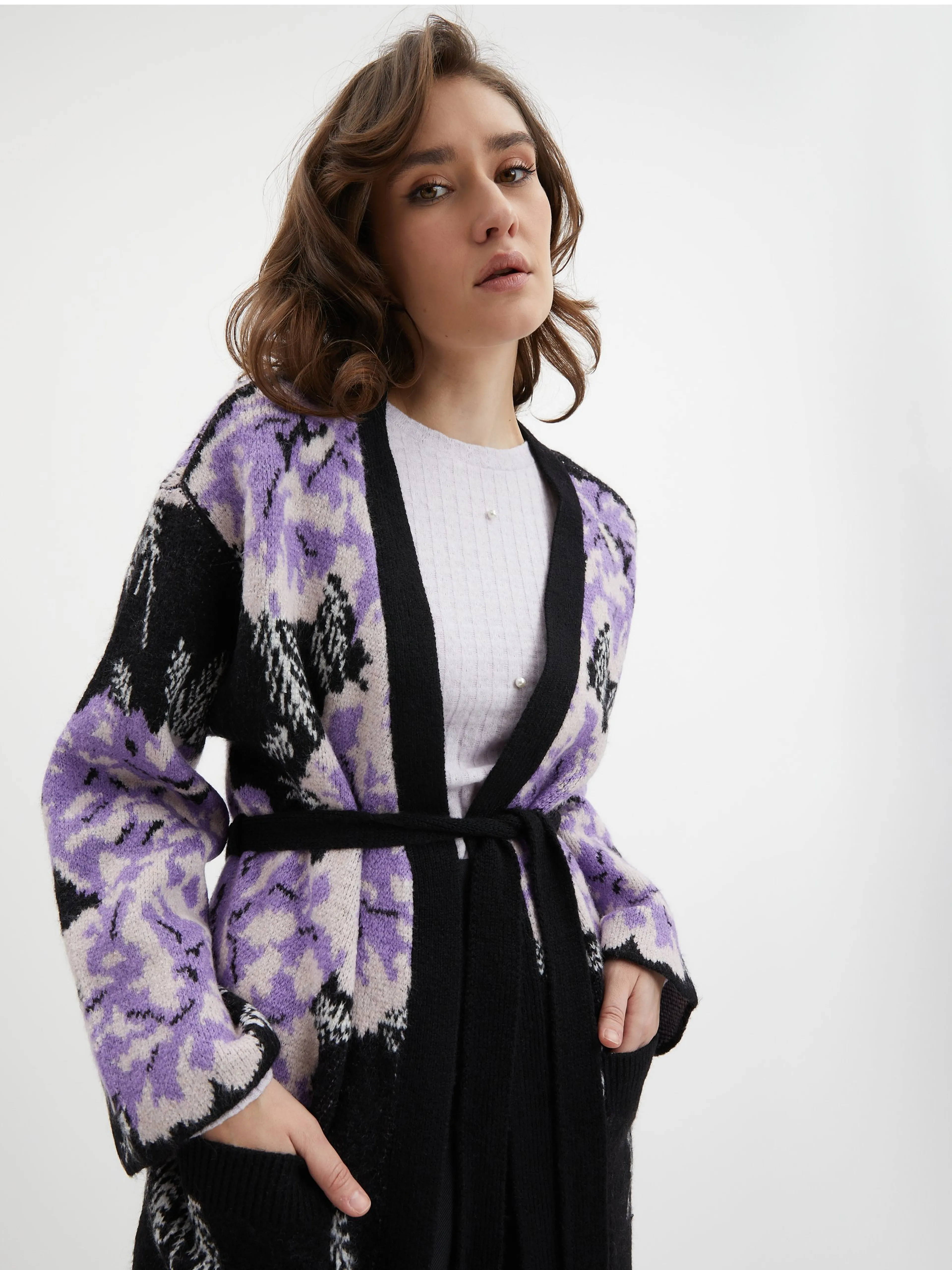 Schwarz-lila Damen Cardigan mit Blumenmuster ORSAY