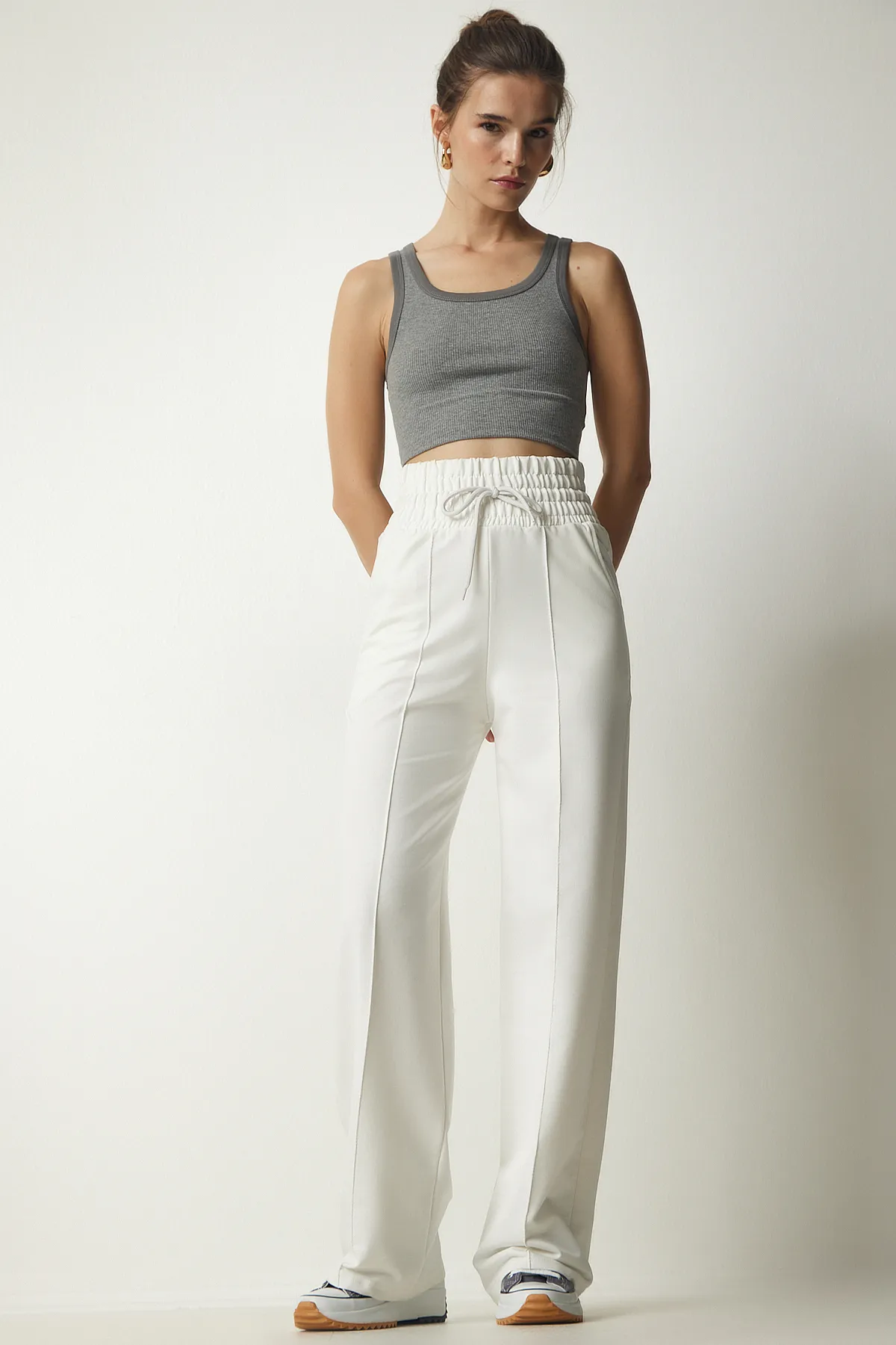 Happiness İstanbul  Weiße Basic-Strick-Jogginghose mit Tasche für Damen XR00018